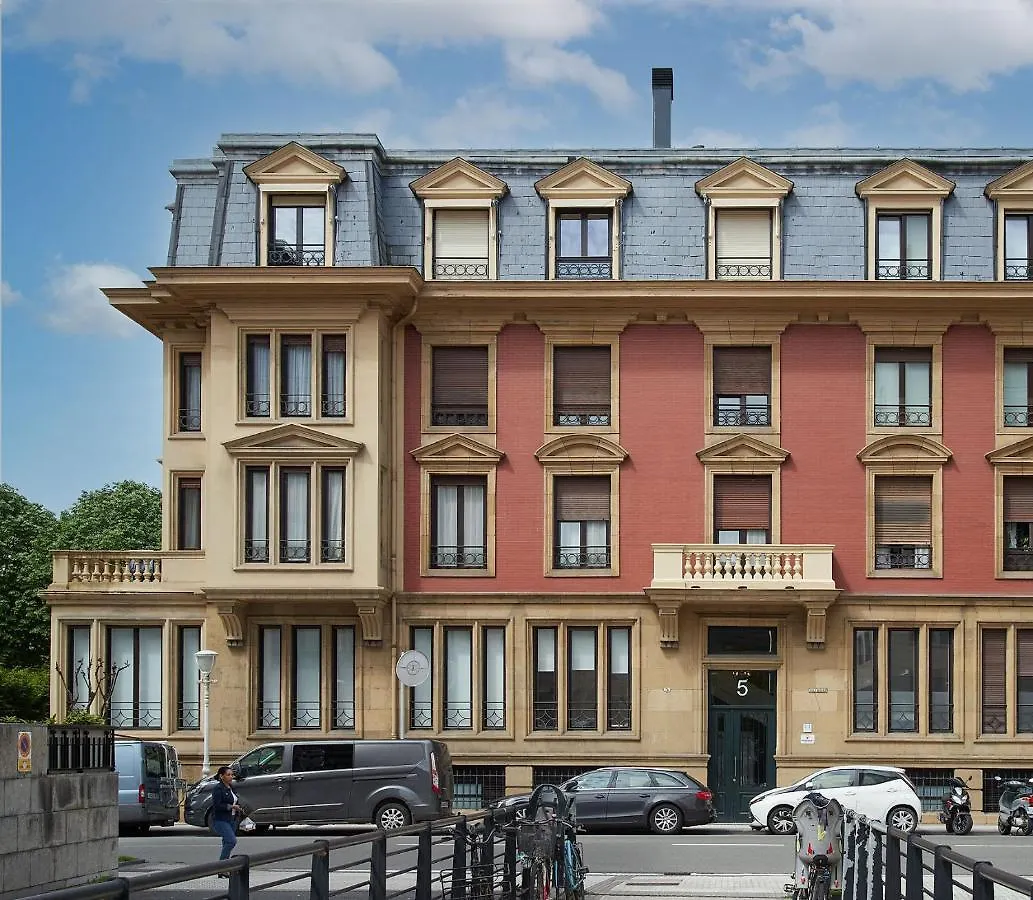 The Rentals Collection - Beduria San Sebastian Apartment